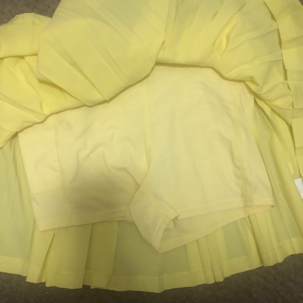 Vuori Clementine Pleated Skirt Sunlight Yellow Small NWOT - Picture 10 of 10